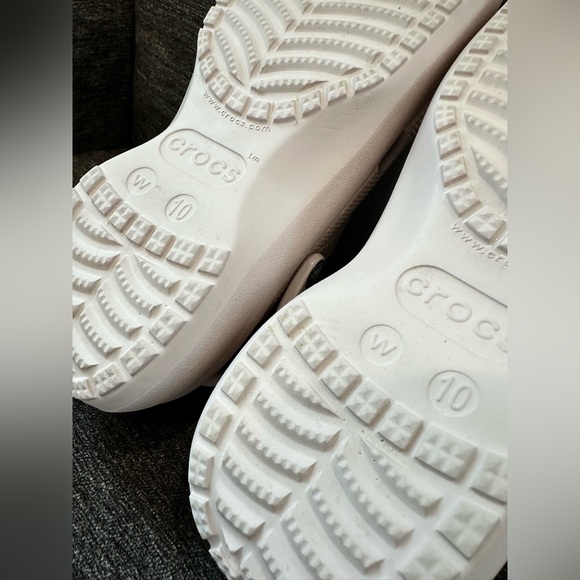 Crocs classic platform clog $60 retail - Picture 10 of 11